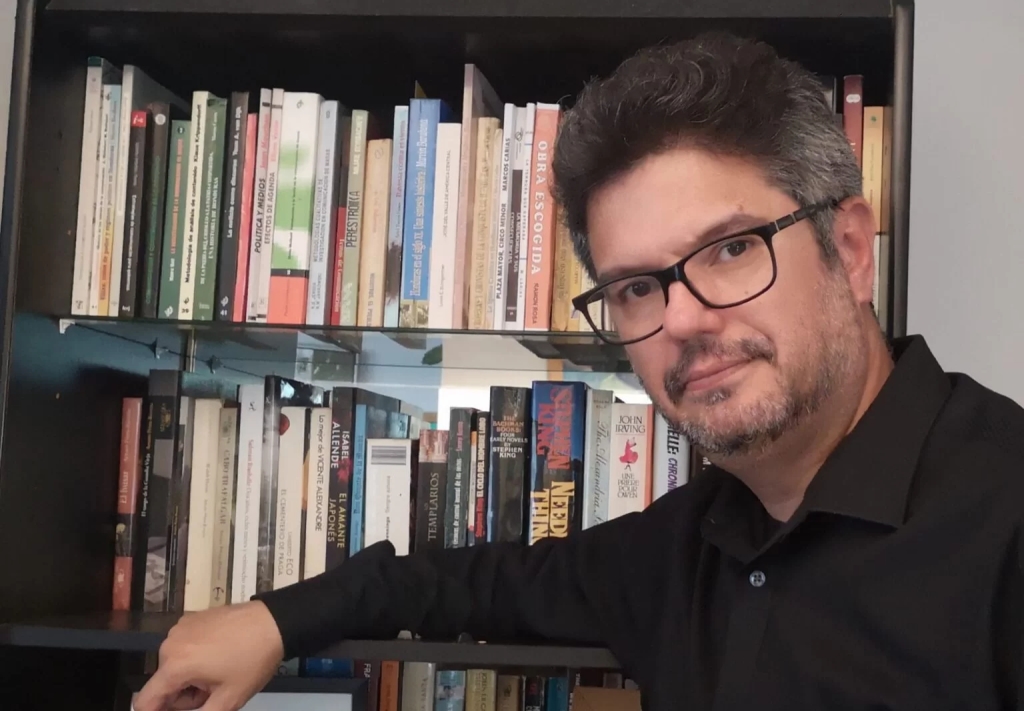 La literatura crea país y patria: Juan Pablo Carías Chaverri